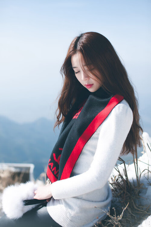 LOL赛事解说风格：分析不同解说的特点与风格，lol赛事解说能赚多少钱